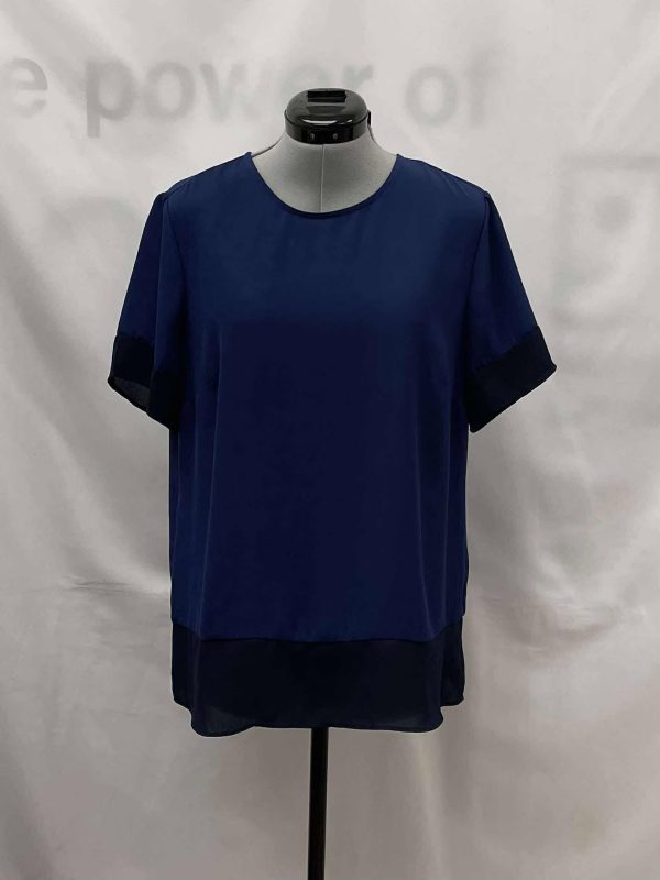 Women's Banana Republic Short Sleeve Top, Medium